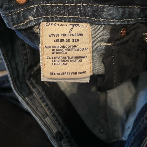 Miss Me Jean. Bootcut Signature rise Size 28. - Picture 6 of 6